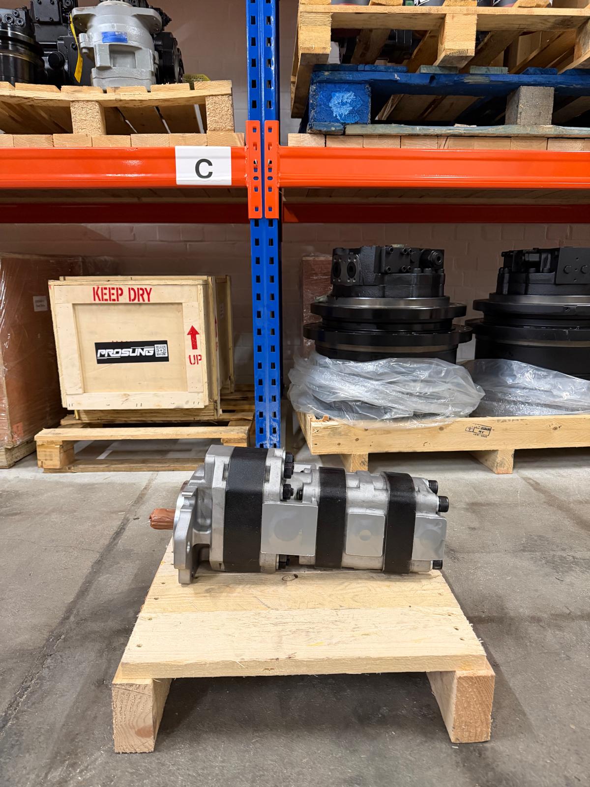 Kawasaki 85ZIV / 85ZA Hydraulic Pump P/N: 44083-60740
