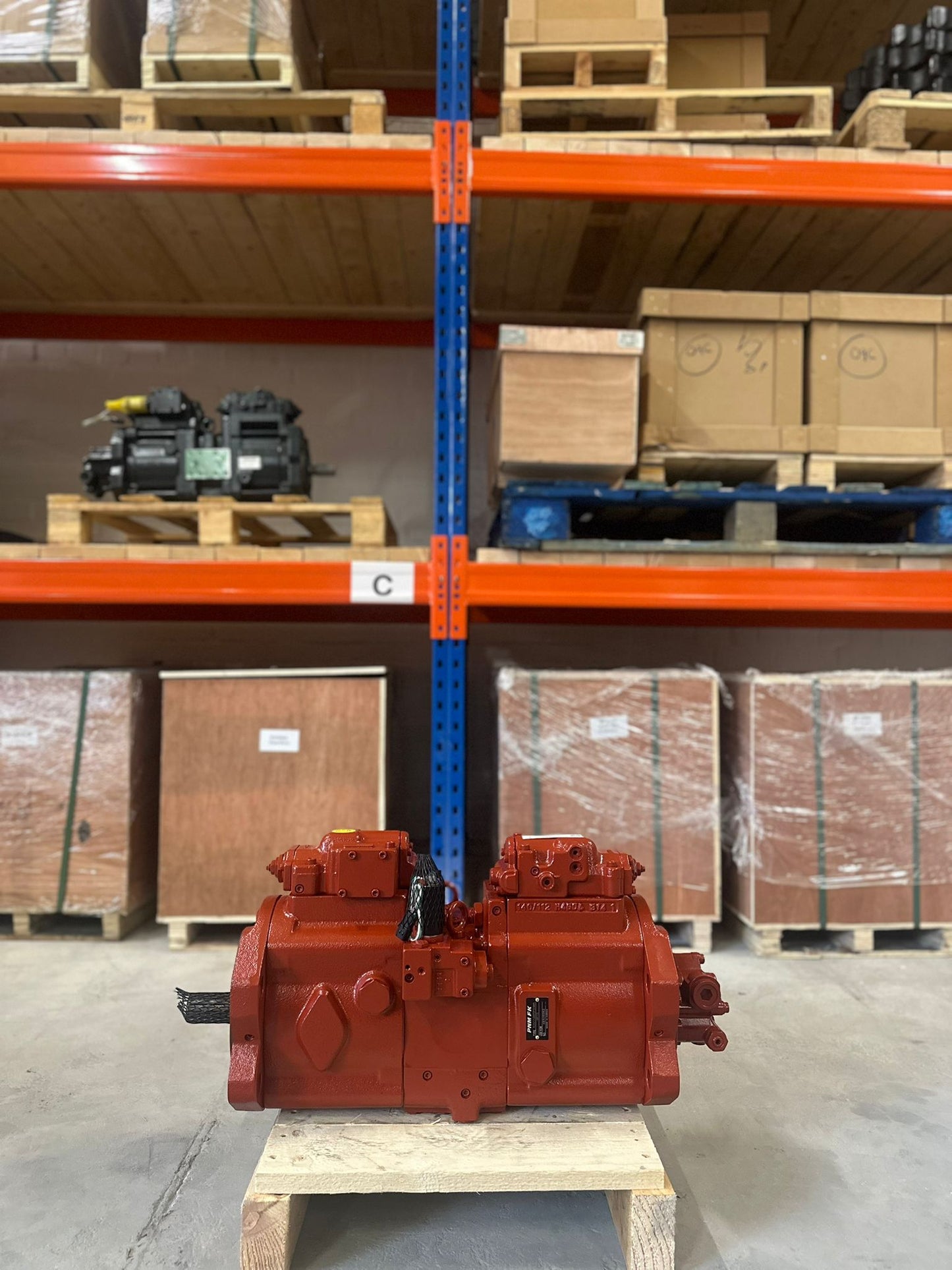 Hyundai R210LC-9 (with PTO) Hydraulic Pump P/N: 31Q6-19010