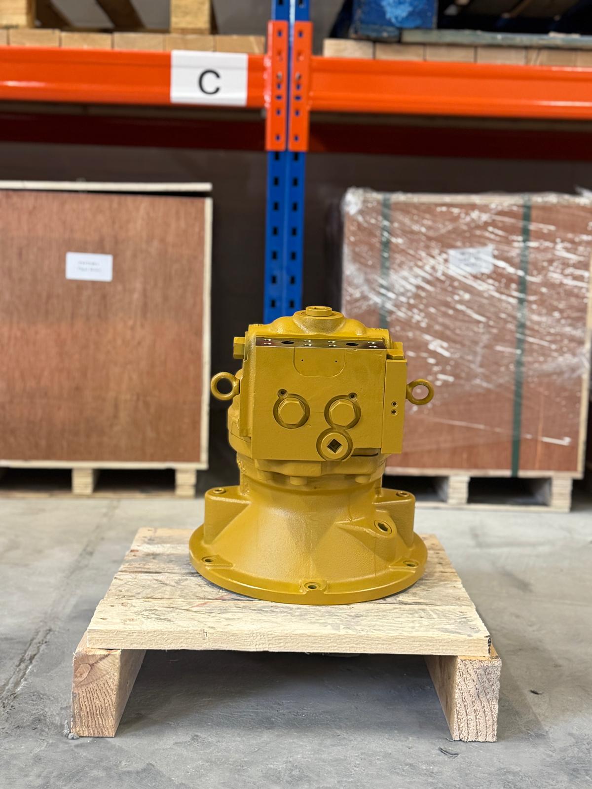 Komatsu PC200-8MO Swing Motor P/N: 706-7G-00170