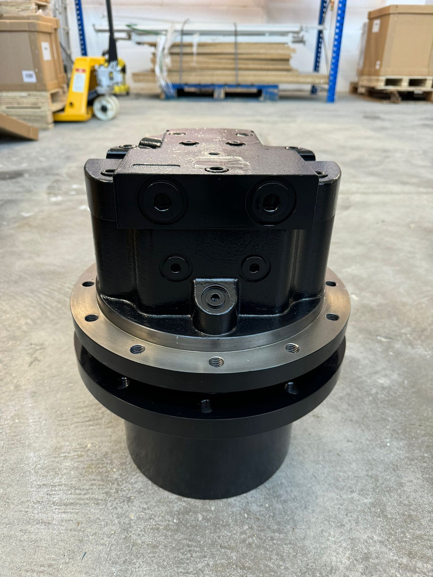 Final drive motor for excavator