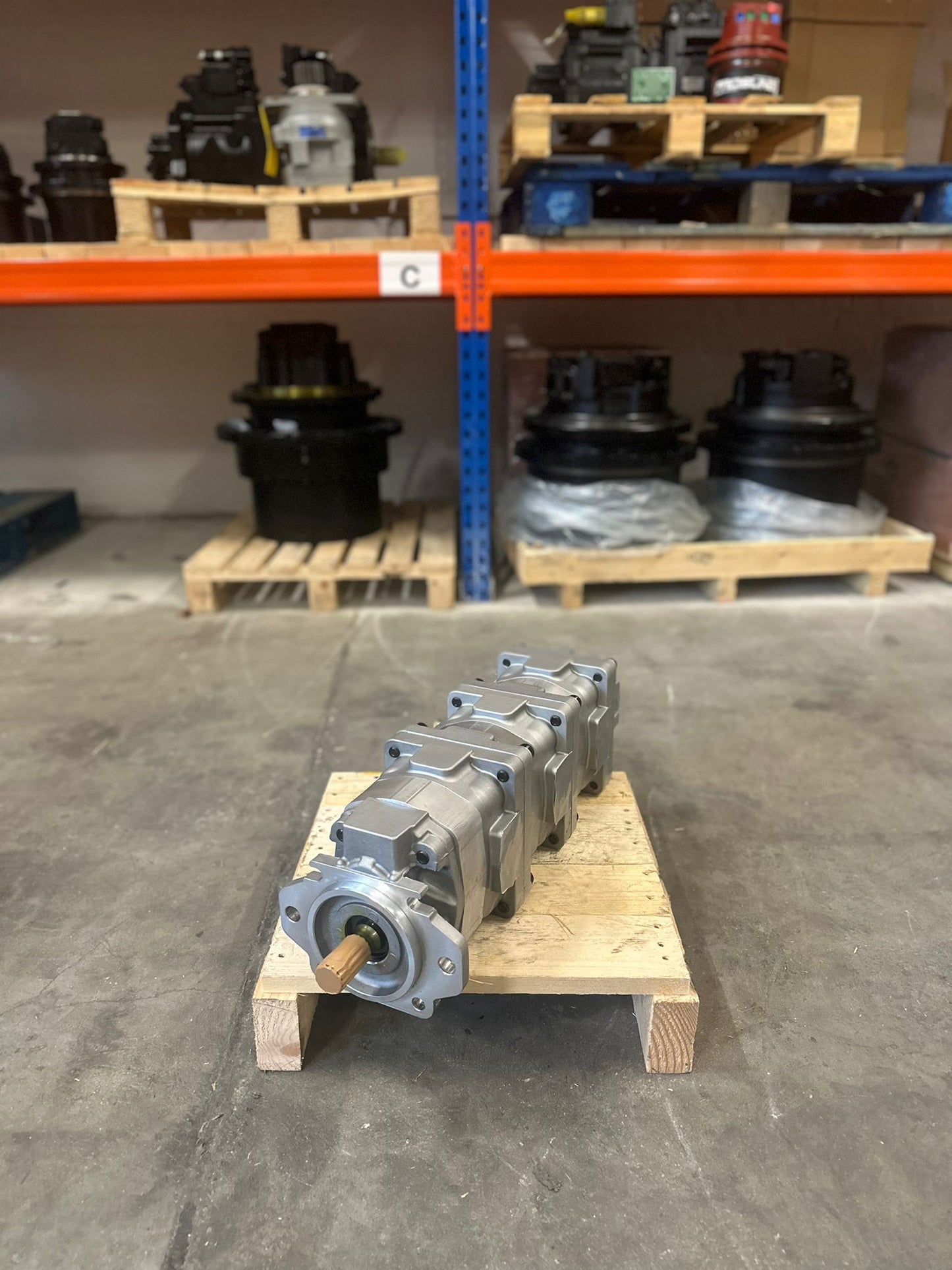 Komatsu WA320-6 Hydraulic Pump P/N: 705-56-36050