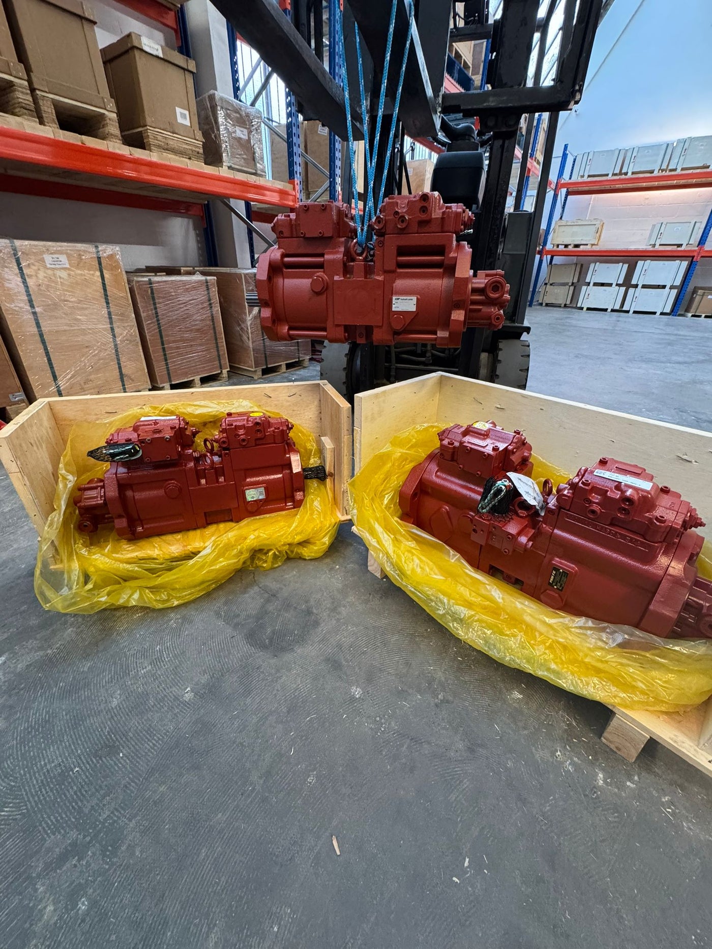 Kawasaki K3V112DT, K3V63DT & K3V80DT Excavator hydraulic pumps in stock!