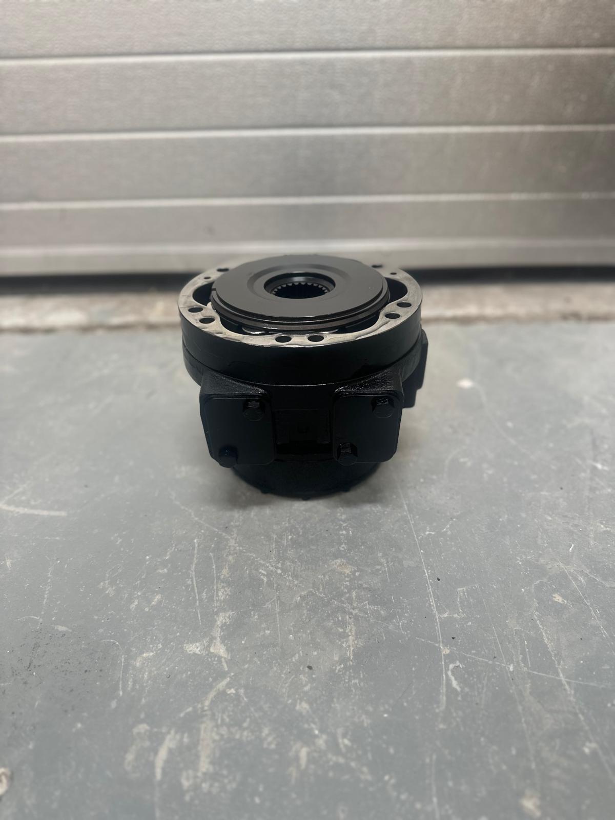 Bobcat 337 Swing Motor P/N: 6689390, 7261342