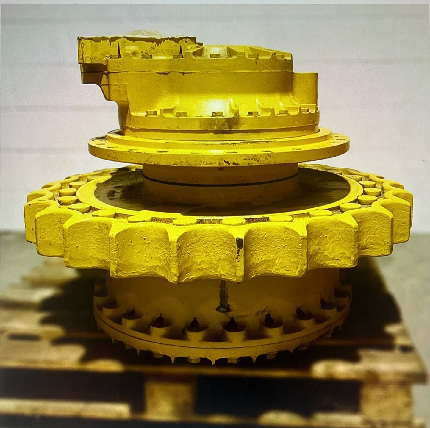 Komatsu PC650LC-3 Final Drive Assembly: 209-27-00131